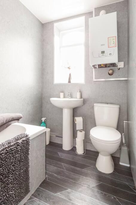 Memory Lane - Beautifully Renovated House Close To Motorway Networks Shevington Zewnętrze zdjęcie